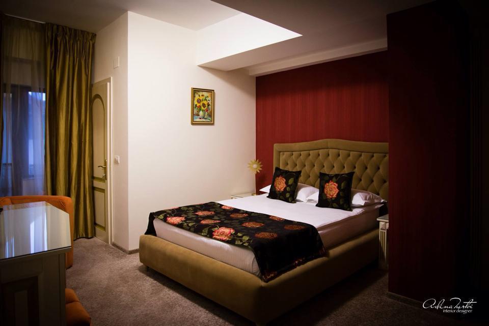 Hotel Goya Collection Târgu Jiu Habitación foto